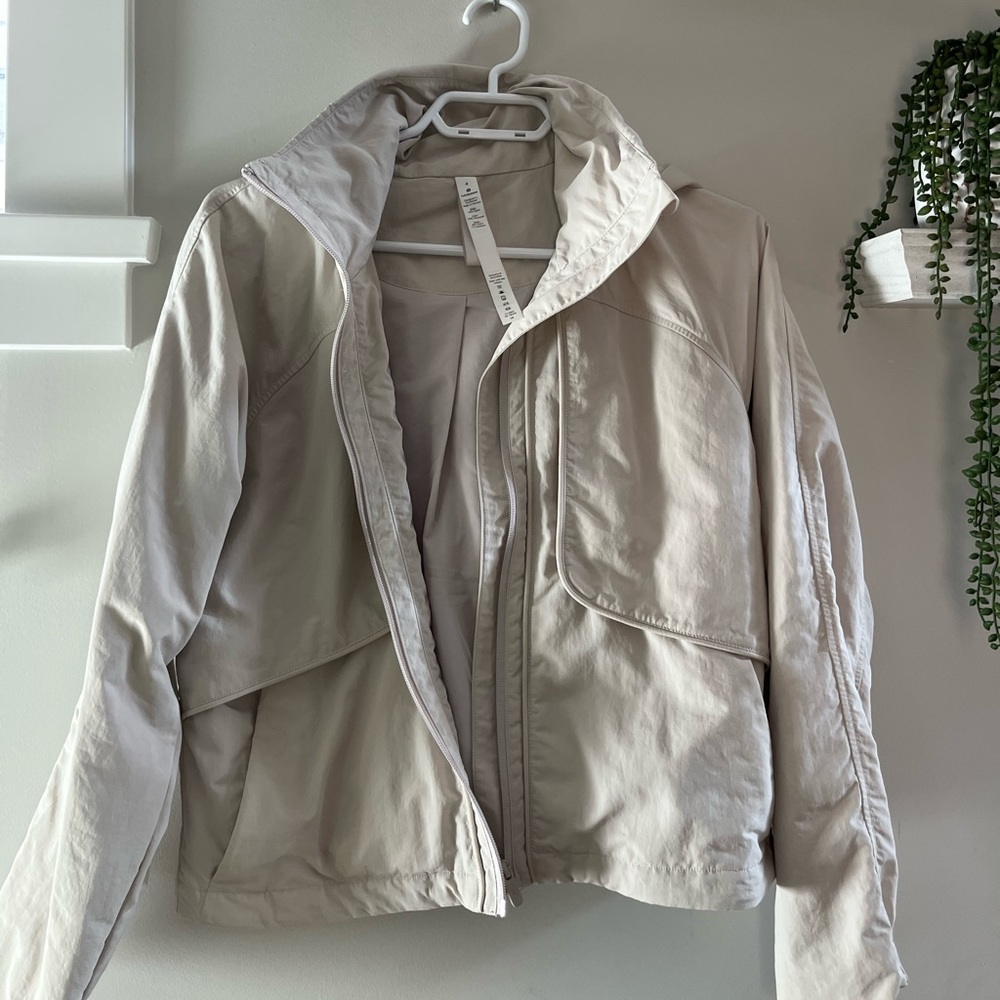 Lululemon Always Effortless Jacket. Size 4